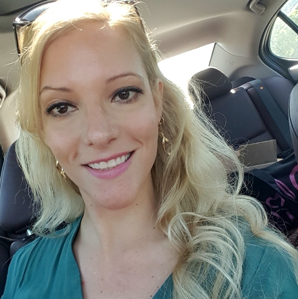 Meet your Posher, Danielle